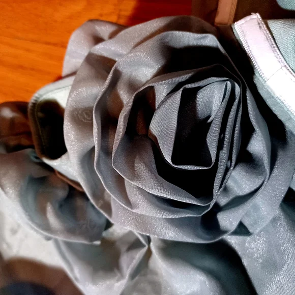 Green Maxi Pl Maternity Dress Puff Sleeves RosesGathering Check Measurements - Picture 15 of 15